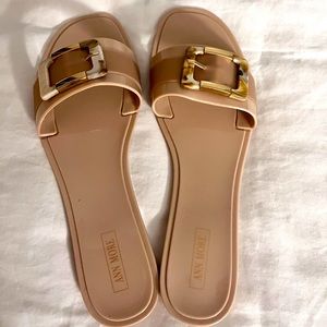 Tan Sandals w cute buckle